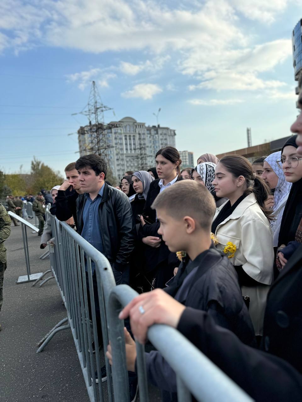 Студенты Гуманитарно-педагогического колледжа посетили уникальную передвижную выставку трофейной военной техники  Украины и стран НАТО, захваченной у...